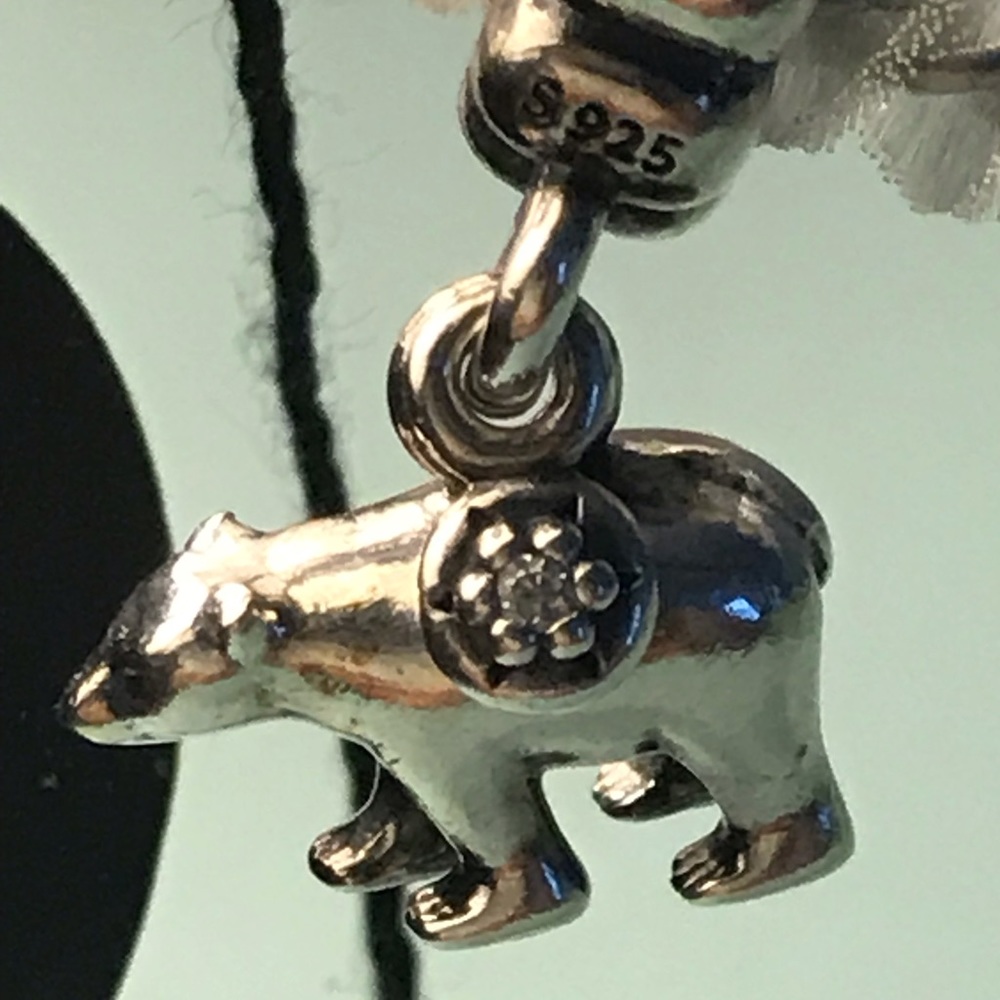 Pandora charm: Polar bear dangle